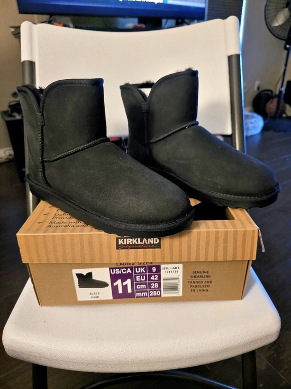 Kirkland Signature Shearling Scalloped Edge Boot Black US 11 NWT